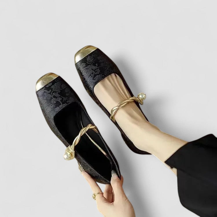 Orthopedic design ensures foot pain relief with these women's supportive shoes