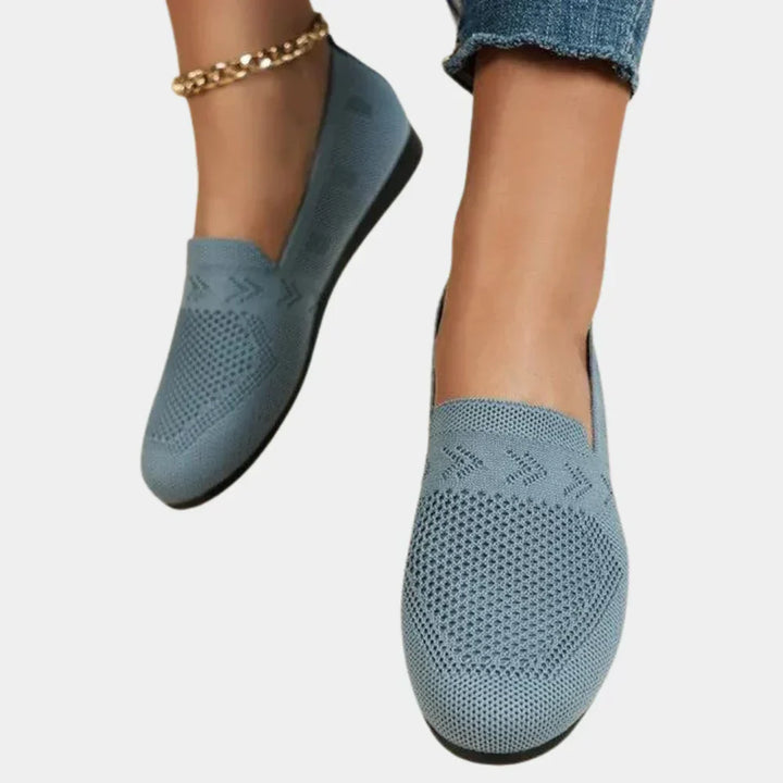 Casual and versatile women's orthopedic shoes perfect for work and everyday activities.