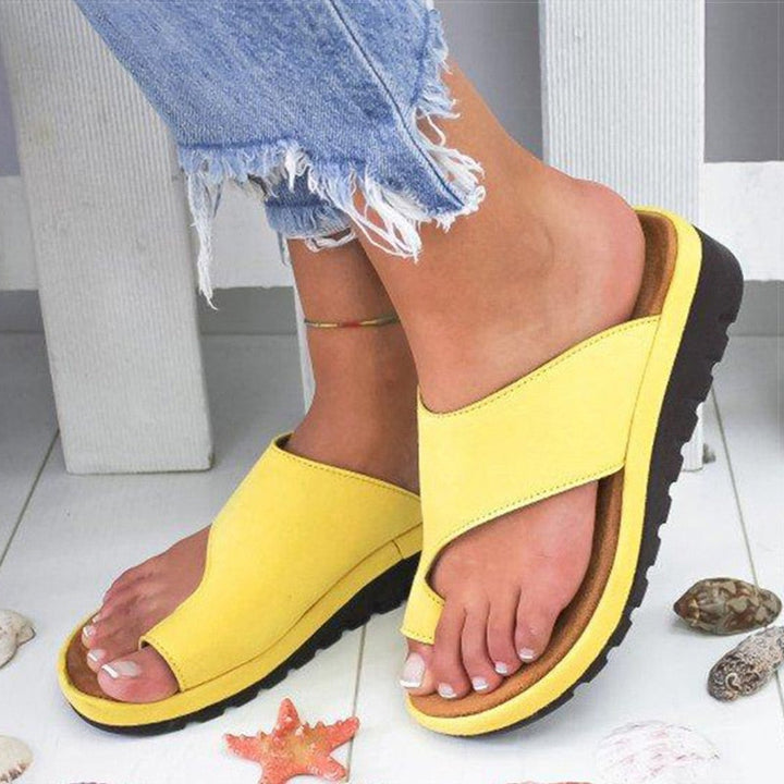 Stylish women's adjustable strap sandals for bunion relief, offering custom comfort & foot pain support.