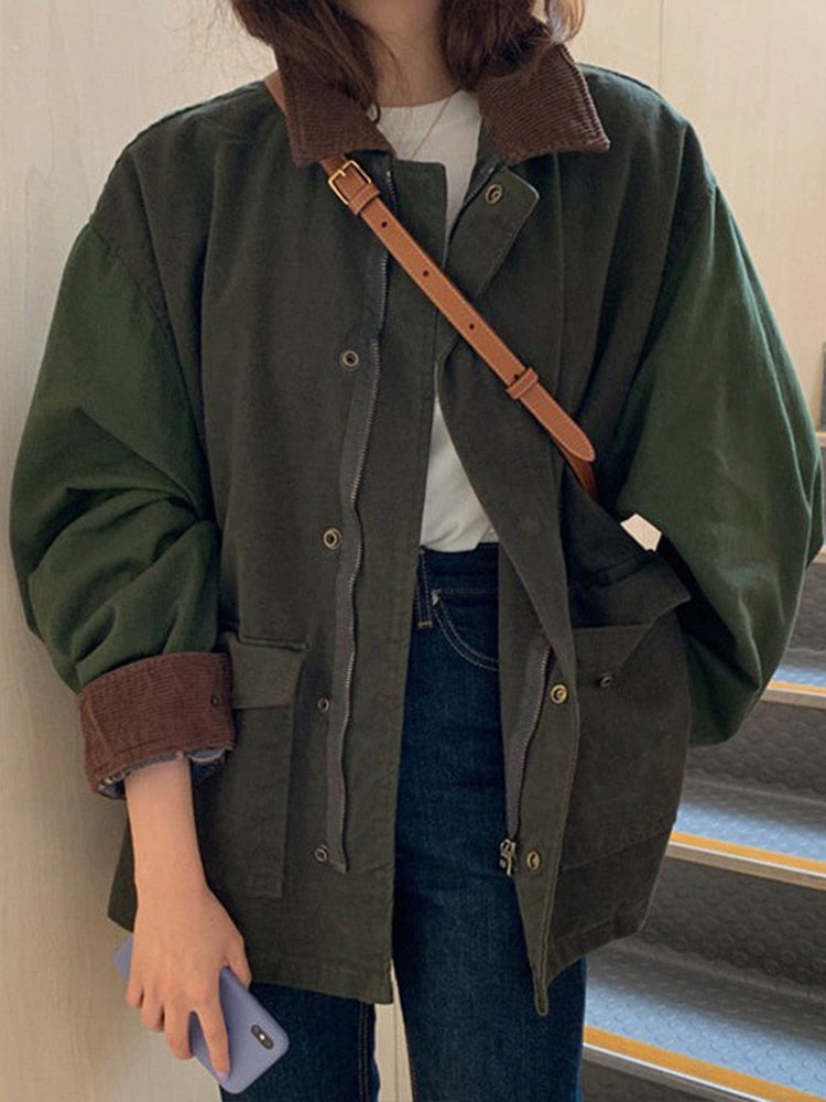 Women's oversized jacket, trendy & cozy for fall/winter casual wear. Effortless style & comfort.