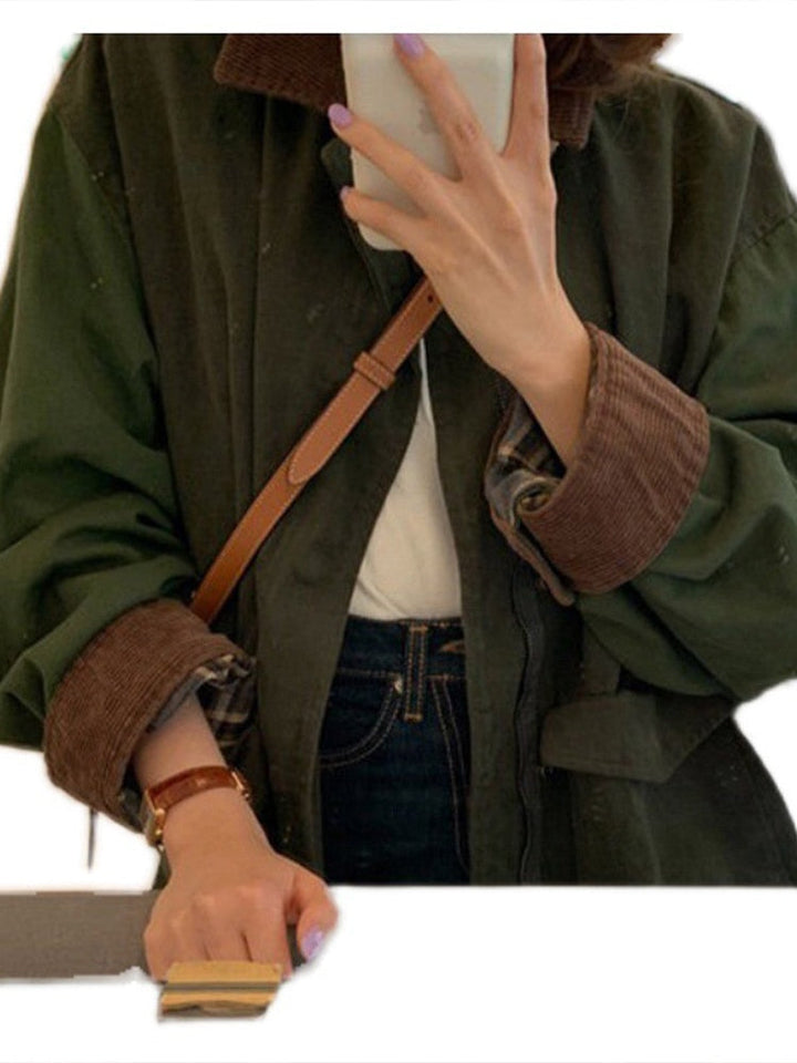 Cozy oversized jacket for women, offering comfy outerwear & casual chic style. Ideal for fall & winter.