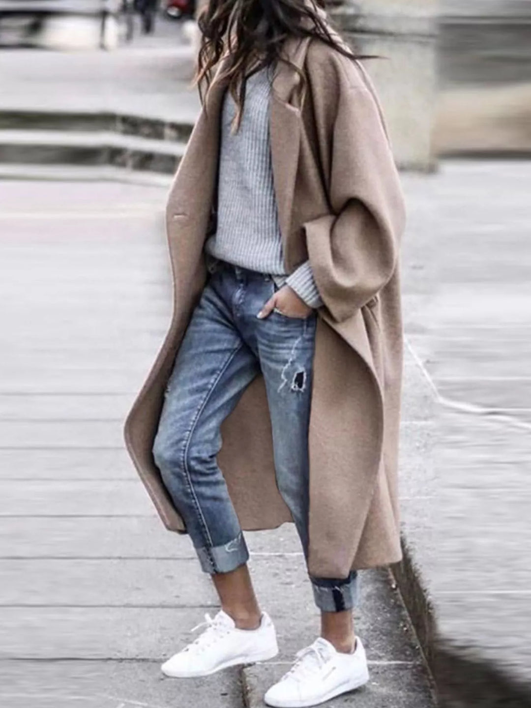 Effortless style: women's oversized lapel trench coat for all-season wear.