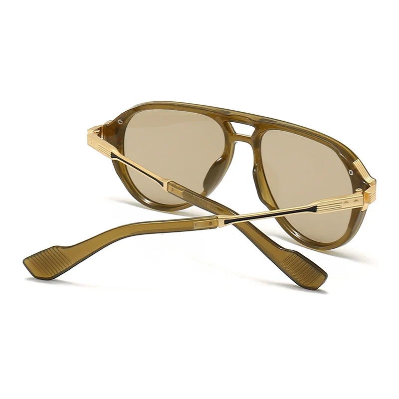 Fashionable women's retro aviator sunglasses, a must-have accessory for vintage 70s style eyewear.
