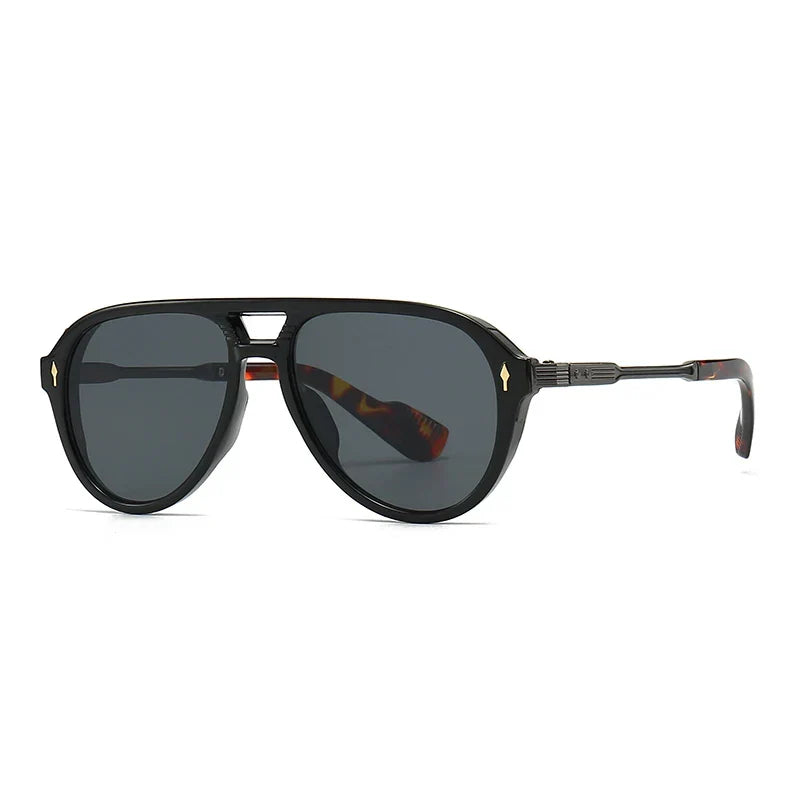 Premium women's retro aviator eyewear, stylish vintage 70s sunglasses with tinted lenses.