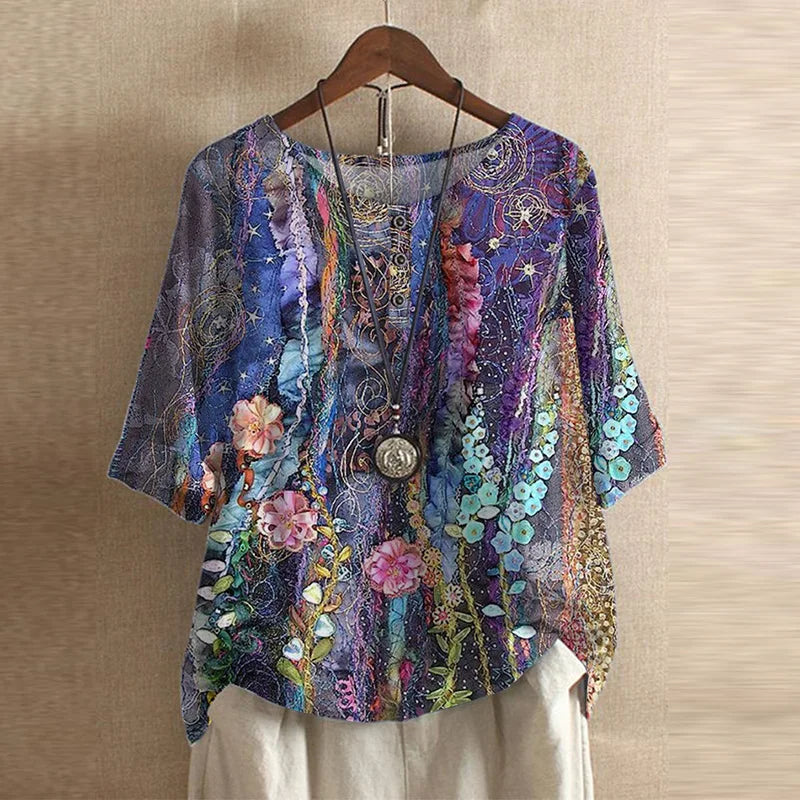 Casual chic women's retro blouse. Comfortable vintage top with flattering fit, perfect for everyday elegance.