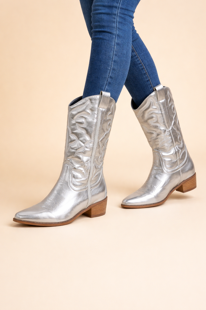 Comfortable women's retro boots, a statement piece of cowboy footwear with timeless appeal.