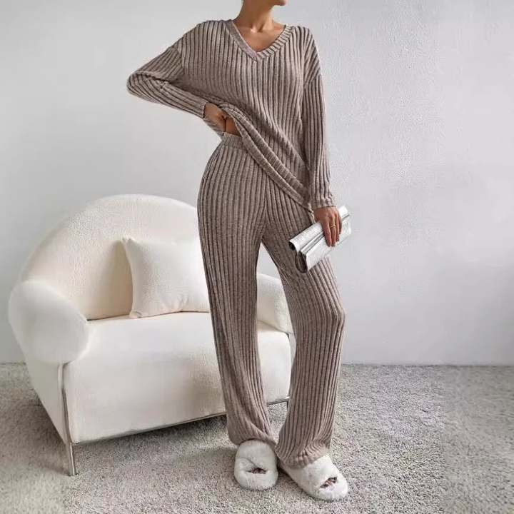 Elegant women's knitted two-piece lounge set, perfect for casual wear or cozy nights.
