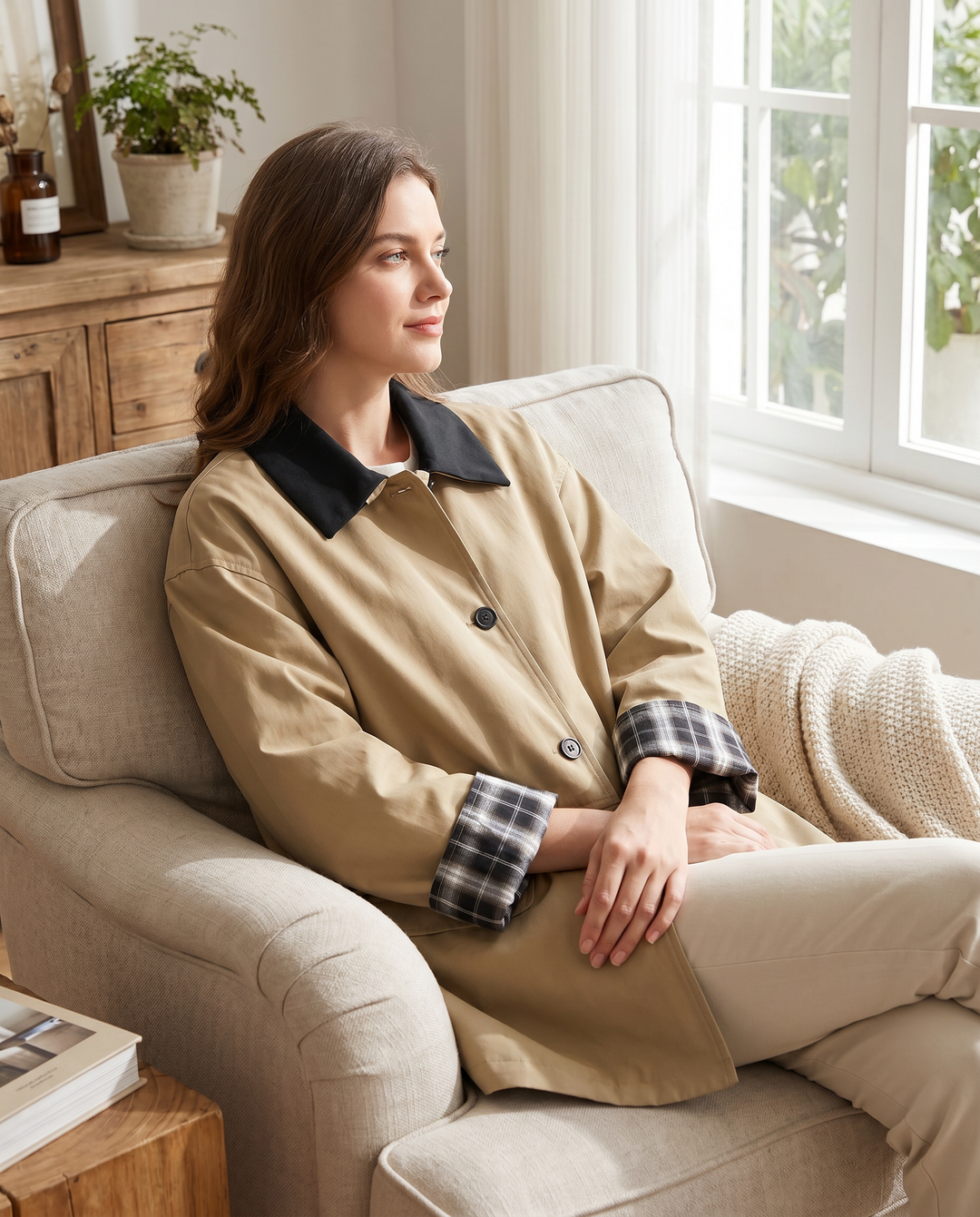 Chic women's jacket, contrast trim & button-up design. Stylish casual outerwear for effortless fashion.