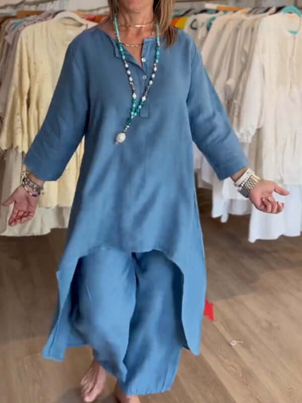 Easy-to-wear women's two-piece set, offering a comfortable relaxed fit for stylish versatility.