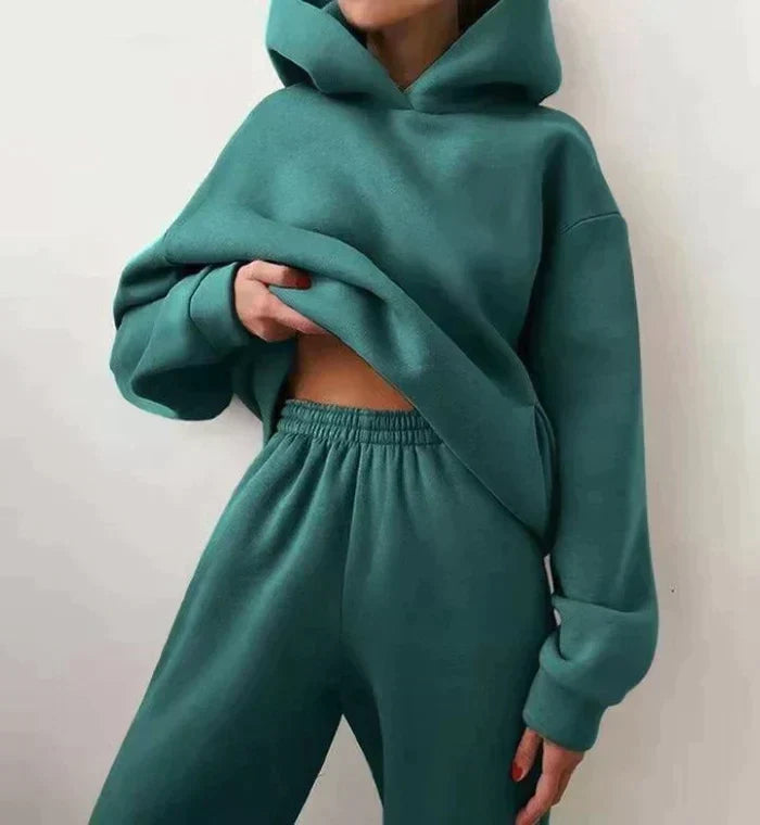 Chic women's casual jogging set, offering both fashion and function.
