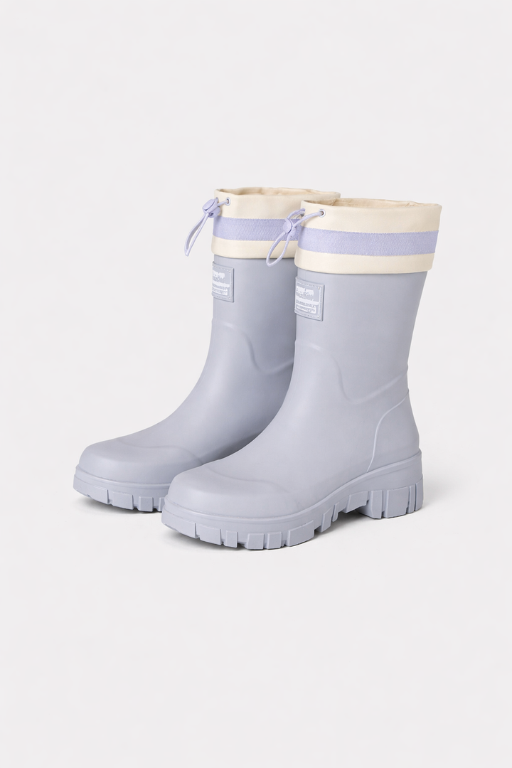 Get ready for adventure with these women's outdoor boots.