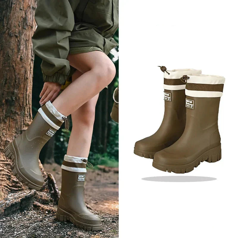 Easy on/off slip-on design for waterproof women's boots.