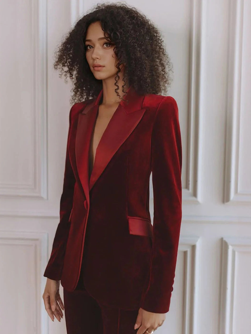 Versatile women's blazer and wide-leg flare trousers co-ord set. Ideal for business.