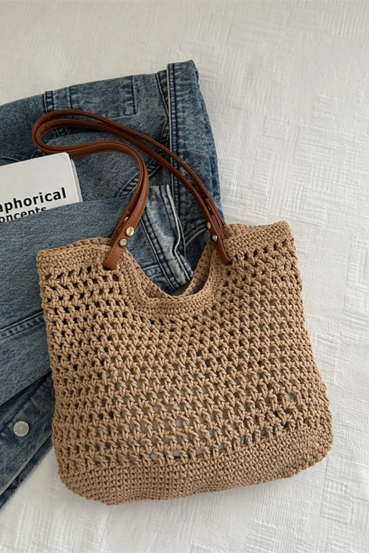 Spacious interior of the women's woven cotton shoulder bag, an everyday essential.