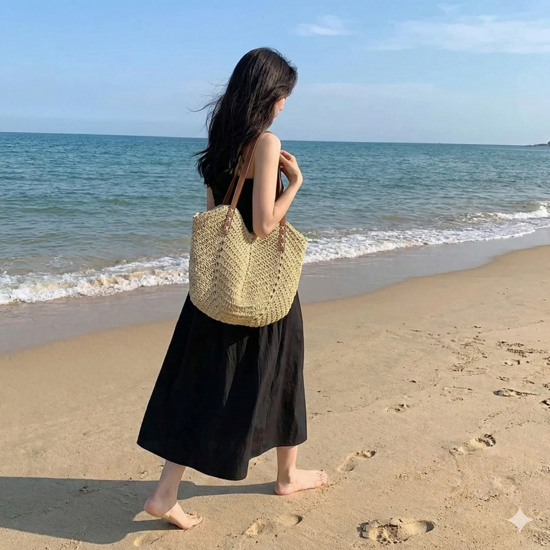 Casual women's beach tote bag with a comfortable shoulder strap