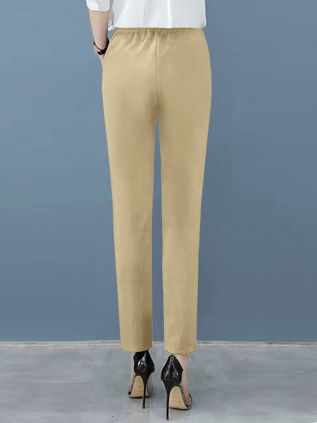 Modern women's pleated work pants with a comfortable high waist and a contemporary tapered silhouette.