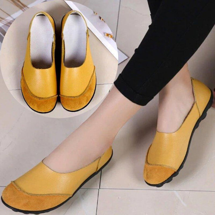 Flexible women's wide fit moccasins, slip-on bunion flats for comfort & casual style.