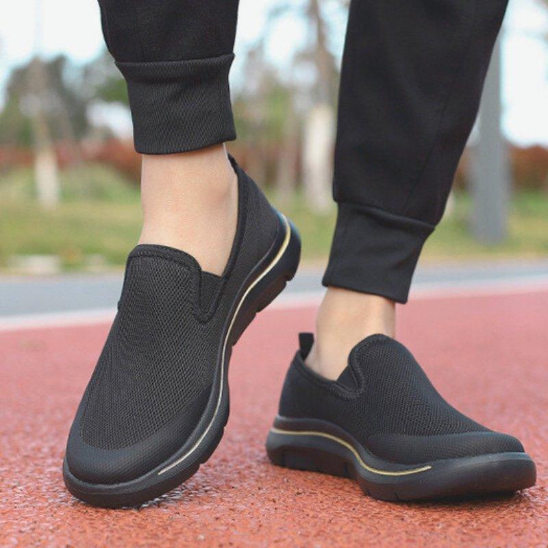 Lightweight & flexible women's wide toe slip-on sneakers for easy casual wear.