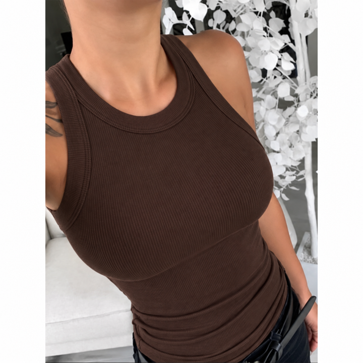 Stylish women's cropped crew neck tank top, a perfect sleeveless basic for summer fashion.